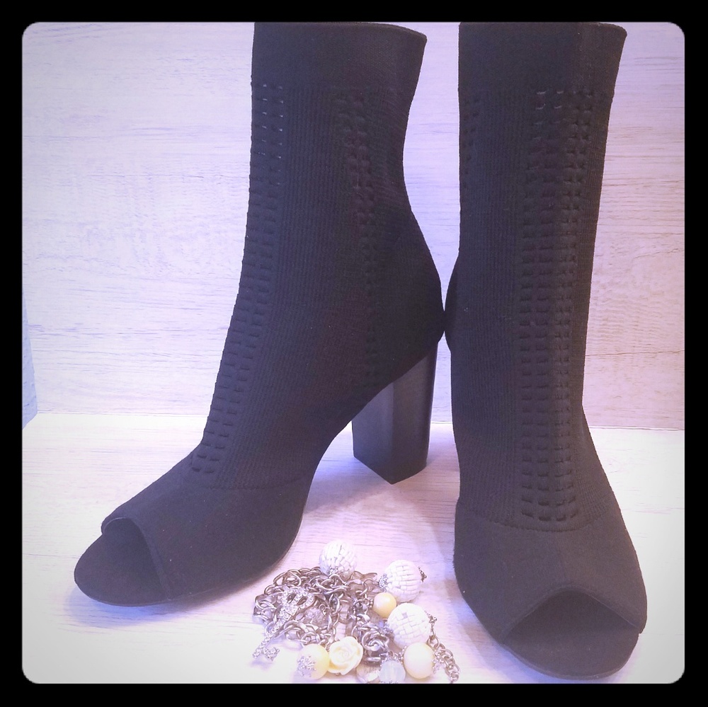 FLORENTINA KNIT SOCK OPEN TOE BOOTIE SIZE 8